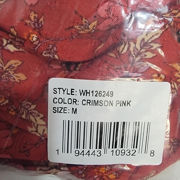 Band of The Free B.O.G. Joelle Crimson Pink Floral Smocked Crop Top Size… - Picture 13 of 13